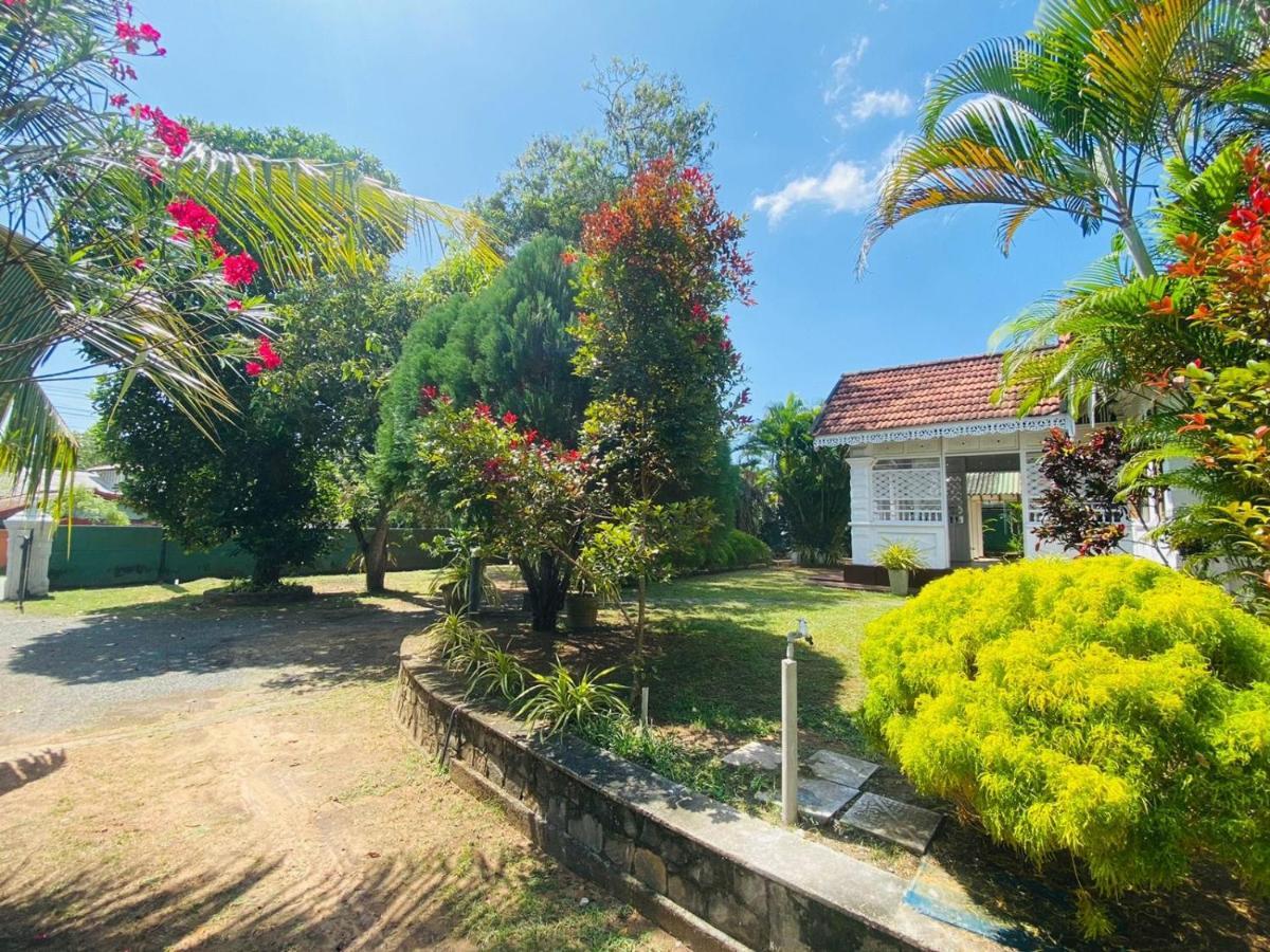 Colonial Bungalow Tangalle Exterior foto