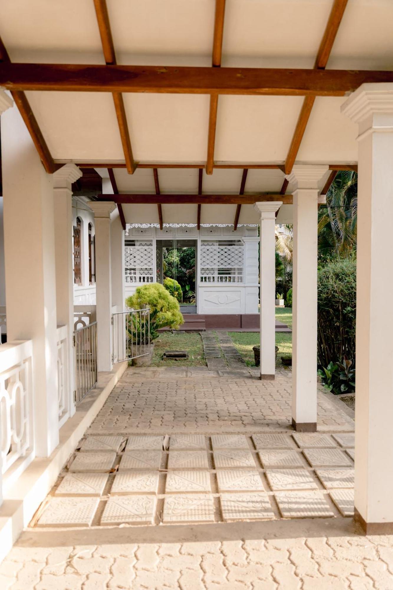 Colonial Bungalow Tangalle Exterior foto